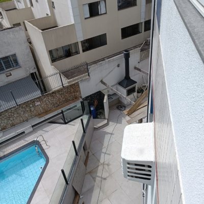 Apartamentos com 151m², 4 quartos (sendo 1 suíte), 2 garagens, no bairro Centro em Florianópolis