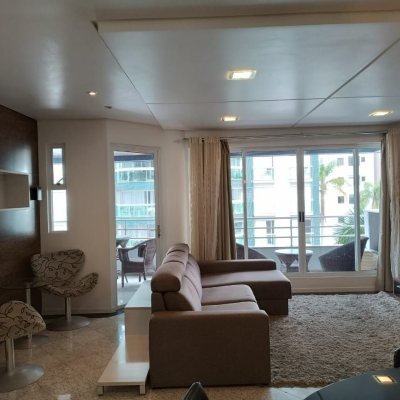 Apartamentos com 151m², 4 quartos (sendo 1 suíte), 2 garagens, no bairro Centro em Florianópolis