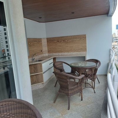Apartamentos com 151m², 4 quartos (sendo 1 suíte), 2 garagens, no bairro Centro em Florianópolis