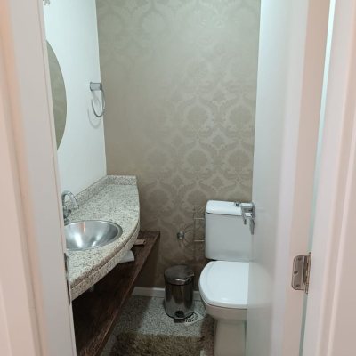 Apartamentos com 151m², 4 quartos (sendo 1 suíte), 2 garagens, no bairro Centro em Florianópolis