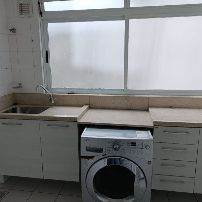 Apartamentos com 151m², 4 quartos (sendo 1 suíte), 2 garagens, no bairro Centro em Florianópolis