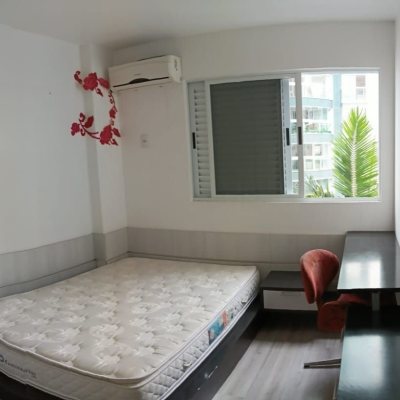 Apartamentos com 151m², 4 quartos (sendo 1 suíte), 2 garagens, no bairro Centro em Florianópolis