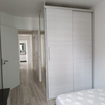 Apartamentos com 151m², 4 quartos (sendo 1 suíte), 2 garagens, no bairro Centro em Florianópolis