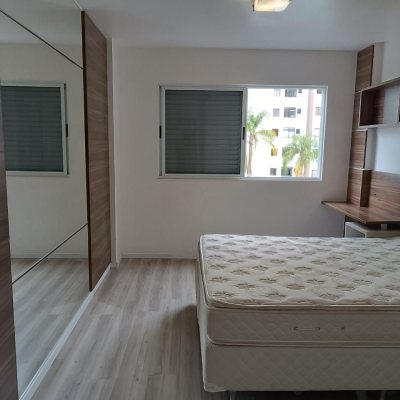 Apartamentos com 151m², 4 quartos (sendo 1 suíte), 2 garagens, no bairro Centro em Florianópolis