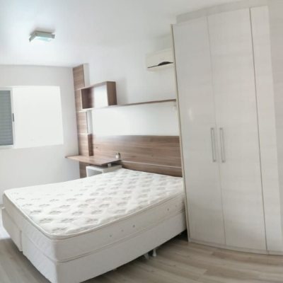 Apartamentos com 151m², 4 quartos (sendo 1 suíte), 2 garagens, no bairro Centro em Florianópolis