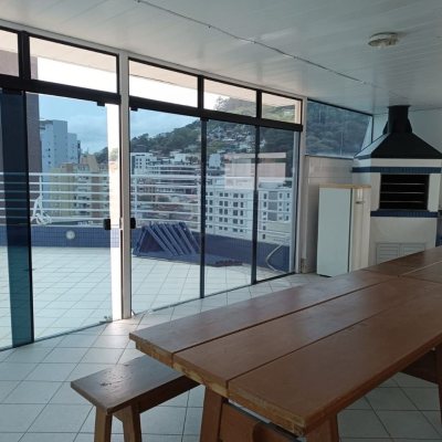 Apartamentos com 151m², 4 quartos (sendo 1 suíte), 2 garagens, no bairro Centro em Florianópolis