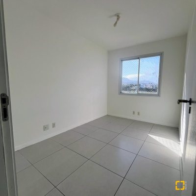 Apartamentos com 60m², 2 quartos, 1 suíte, 1 garagem, no bairro Areias em São José