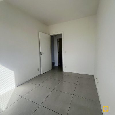 Apartamentos com 60m², 2 quartos, 1 suíte, 1 garagem, no bairro Areias em São José
