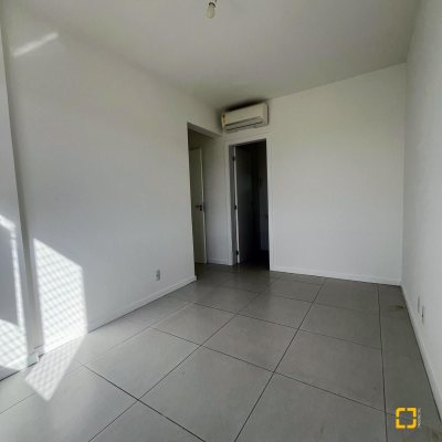 Apartamentos com 60m², 2 quartos, 1 suíte, 1 garagem, no bairro Areias em São José