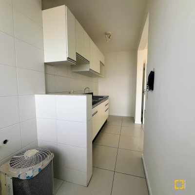 Apartamentos com 60m², 2 quartos, 1 suíte, 1 garagem, no bairro Areias em São José