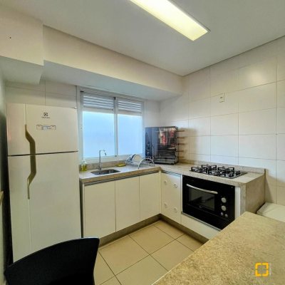 Apartamentos com 60m², 2 quartos, 1 suíte, 1 garagem, no bairro Areias em São José