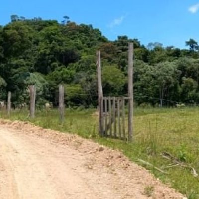Chacara com 0m², 1 quarto, no bairro Centro em Anitápolis
