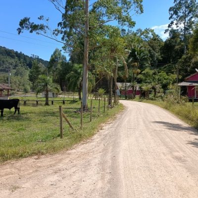 Chacara com 0m², 1 quarto, no bairro Centro em Anitápolis