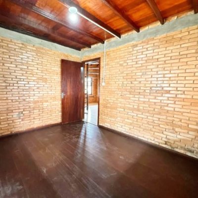 Casa Residencial com 120m², 3 quartos, 3 garagens, no bairro Campeche em Florianópolis