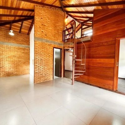 Casa Residencial com 120m², 3 quartos, 3 garagens, no bairro Campeche em Florianópolis