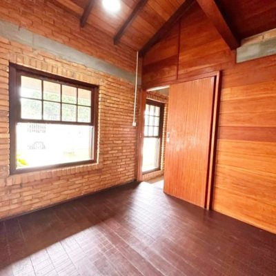 Casa Residencial com 120m², 3 quartos, 3 garagens, no bairro Campeche em Florianópolis