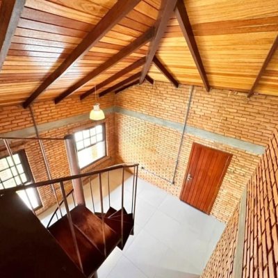 Casa Residencial com 120m², 3 quartos, 3 garagens, no bairro Campeche em Florianópolis