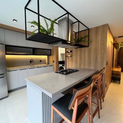 Casa em Condomínio com 185m², 3 quartos, 3 suítes, 2 garagens, no bairro Cachoeira Do Bom Jesus em Florianópolis