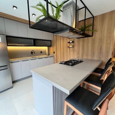 Casa em Condomínio com 185m², 3 quartos, 3 suítes, 2 garagens, no bairro Cachoeira Do Bom Jesus em Florianópolis