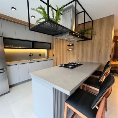 Casa em Condomínio com 185m², 3 quartos, 3 suítes, 2 garagens, no bairro Cachoeira Do Bom Jesus em Florianópolis