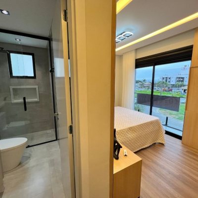 Casa em Condomínio com 185m², 3 quartos, 3 suítes, 2 garagens, no bairro Cachoeira Do Bom Jesus em Florianópolis