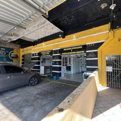 Predio com 326m², 4 garagens, no bairro Pantanal em Florianópolis