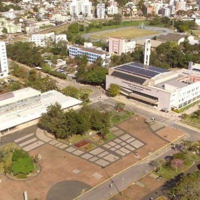 Predio com 326m², 4 garagens, no bairro Pantanal em Florianópolis