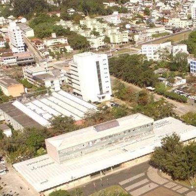 Predio com 326m², 4 garagens, no bairro Pantanal em Florianópolis