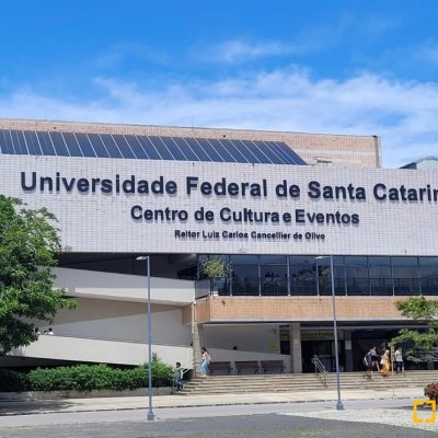 Predio com 326m², 4 garagens, no bairro Pantanal em Florianópolis