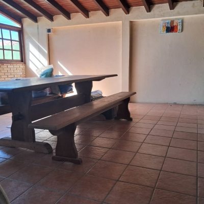 Casa Residencial com 195m², 3 quartos, 1 suíte, 2 garagens, no bairro Campeche em Florianópolis