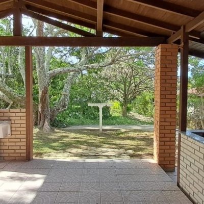 Casa em Condomínio com 200m², 4 quartos, 1 suíte, 3 garagens, no bairro Ingleses do Rio Vermelho em Florianópolis