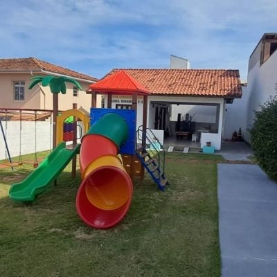 Casa em Condomínio com 200m², 4 quartos, 1 suíte, 3 garagens, no bairro Ingleses do Rio Vermelho em Florianópolis