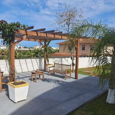 Casa em Condomínio com 200m², 4 quartos, 1 suíte, 3 garagens, no bairro Ingleses do Rio Vermelho em Florianópolis