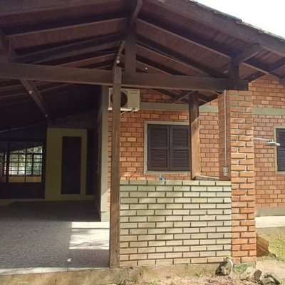 Casa em Condomínio com 200m², 4 quartos, 1 suíte, 3 garagens, no bairro Ingleses do Rio Vermelho em Florianópolis
