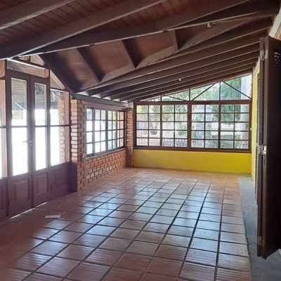 Casa em Condomínio com 200m², 4 quartos, 1 suíte, 3 garagens, no bairro Ingleses do Rio Vermelho em Florianópolis