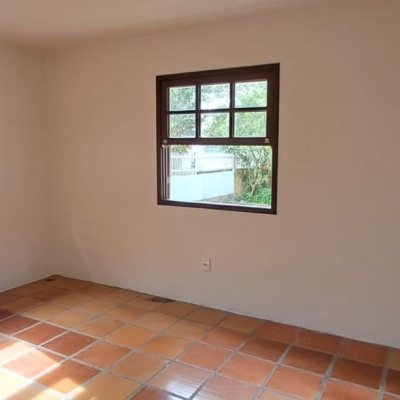 Casa em Condomínio com 200m², 4 quartos, 1 suíte, 3 garagens, no bairro Ingleses do Rio Vermelho em Florianópolis