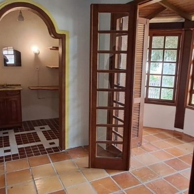 Casa em Condomínio com 200m², 4 quartos, 1 suíte, 3 garagens, no bairro Ingleses do Rio Vermelho em Florianópolis