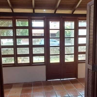 Casa em Condomínio com 200m², 4 quartos, 1 suíte, 3 garagens, no bairro Ingleses do Rio Vermelho em Florianópolis
