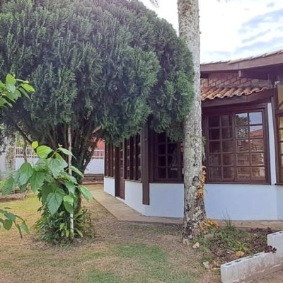 Casa em Condomínio com 200m², 4 quartos, 1 suíte, 3 garagens, no bairro Ingleses do Rio Vermelho em Florianópolis