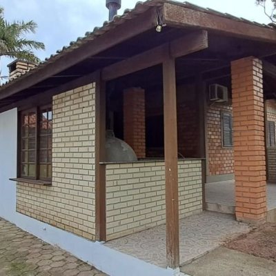 Casa em Condomínio com 200m², 4 quartos, 1 suíte, 3 garagens, no bairro Ingleses do Rio Vermelho em Florianópolis