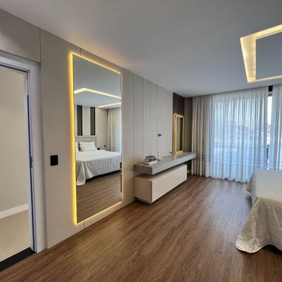 Casa em Condomínio com 404m², 4 quartos, 4 suítes, 2 garagens, no bairro Ingleses em Floranópolis