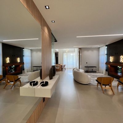 Casa em Condomínio com 404m², 4 quartos, 4 suítes, 2 garagens, no bairro Ingleses em Floranópolis