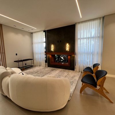 Casa em Condomínio com 404m², 4 quartos, 4 suítes, 2 garagens, no bairro Ingleses em Floranópolis