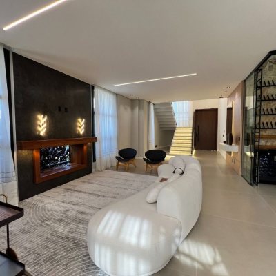 Casa em Condomínio com 404m², 4 quartos, 4 suítes, 2 garagens, no bairro Ingleses em Floranópolis