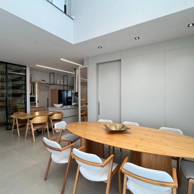 Casa em Condomínio com 404m², 4 quartos, 4 suítes, 2 garagens, no bairro Ingleses em Floranópolis