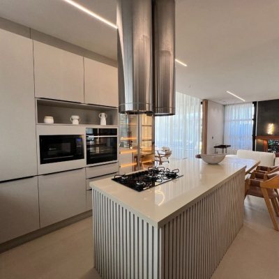 Casa em Condomínio com 404m², 4 quartos, 4 suítes, 2 garagens, no bairro Ingleses em Floranópolis