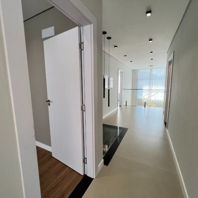 Casa em Condomínio com 404m², 4 quartos, 4 suítes, 2 garagens, no bairro Ingleses em Floranópolis