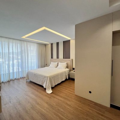 Casa em Condomínio com 404m², 4 quartos, 4 suítes, 2 garagens, no bairro Ingleses em Floranópolis