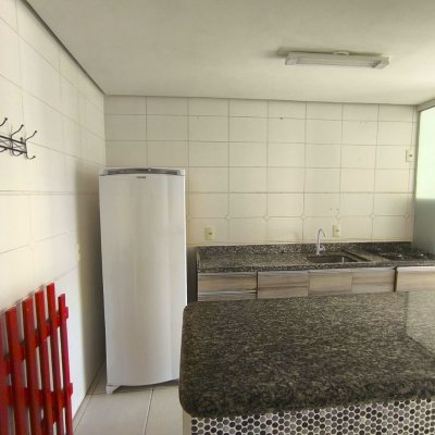 Apartamentos com 61m², 2 quartos, 1 garagem, no bairro Barreiros em São José
