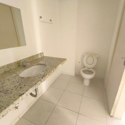 Apartamentos com 61m², 2 quartos, 1 garagem, no bairro Barreiros em São José